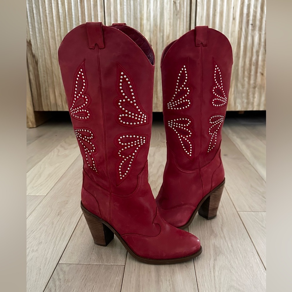 Red Leather Cowboy boots ❤️ genuine leather silver studs size 8